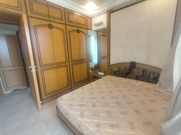 Room in 3 BHK Apartment at Parijat Building, Andheri West – for Rent