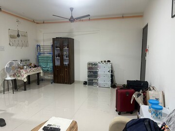 Master Bedroom in 2 BHK Apartment at Kurla East – for Rent