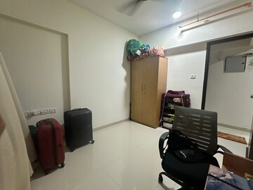 Master Bedroom in 2 BHK Apartment at Kurla East – for Rent