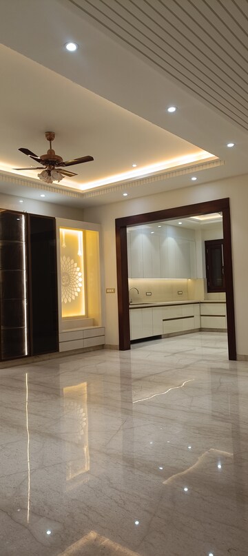 Building Lobby in 4 BHK Builder Floor at Vivek Vihar – for Sale