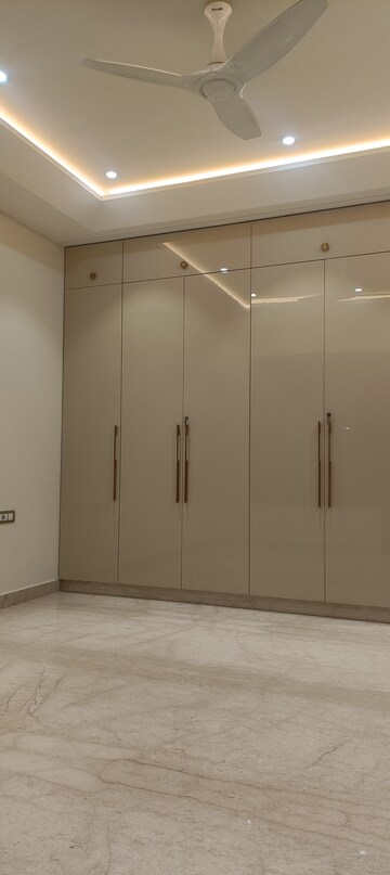 Building Lobby in 4 BHK Builder Floor at Vivek Vihar – for Sale