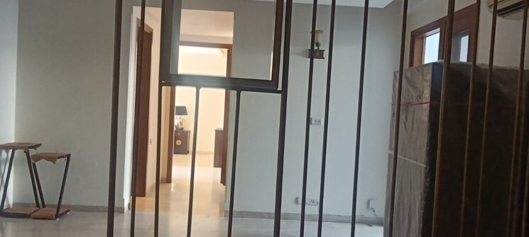 undefined, defence colony 3 Bedroom 325 Sq.Ft. Builder Floor In Defence Colony Delhi 9765170