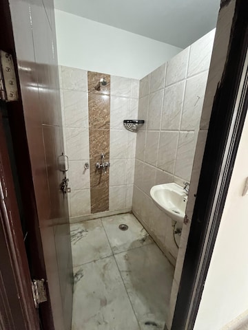 Bathroom in 2 BHK Builder Floor at South City 1 – for Rent