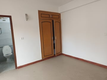 Room in 3.5 BHK Apartment at ATS Green Village, Sector 93a – for Rent