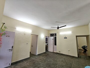Room in 3 BHK Apartment at Sector 4 – for Rent