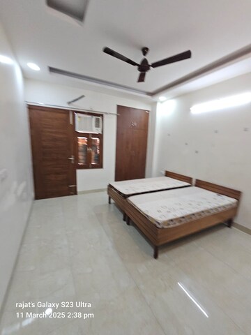 Room in 4 BHK Builder Floor at Ardee City, Sector 52 – for Rent