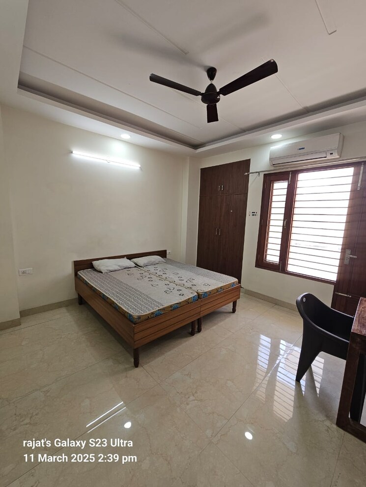 Living Room, ardee-city 4 Bedroom 2400 Sq.Ft. Builder Floor In Sector 52 Gurgaon 9765303