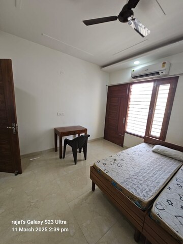 Bedroom in 4 BHK Apartment at Ardee City, Sector 52 – for Rent