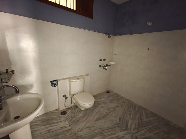 Bathroom, sector 6 3 Bedroom 2500 Sq.Ft. Independent House In Sector 6 Panchkula 9765333