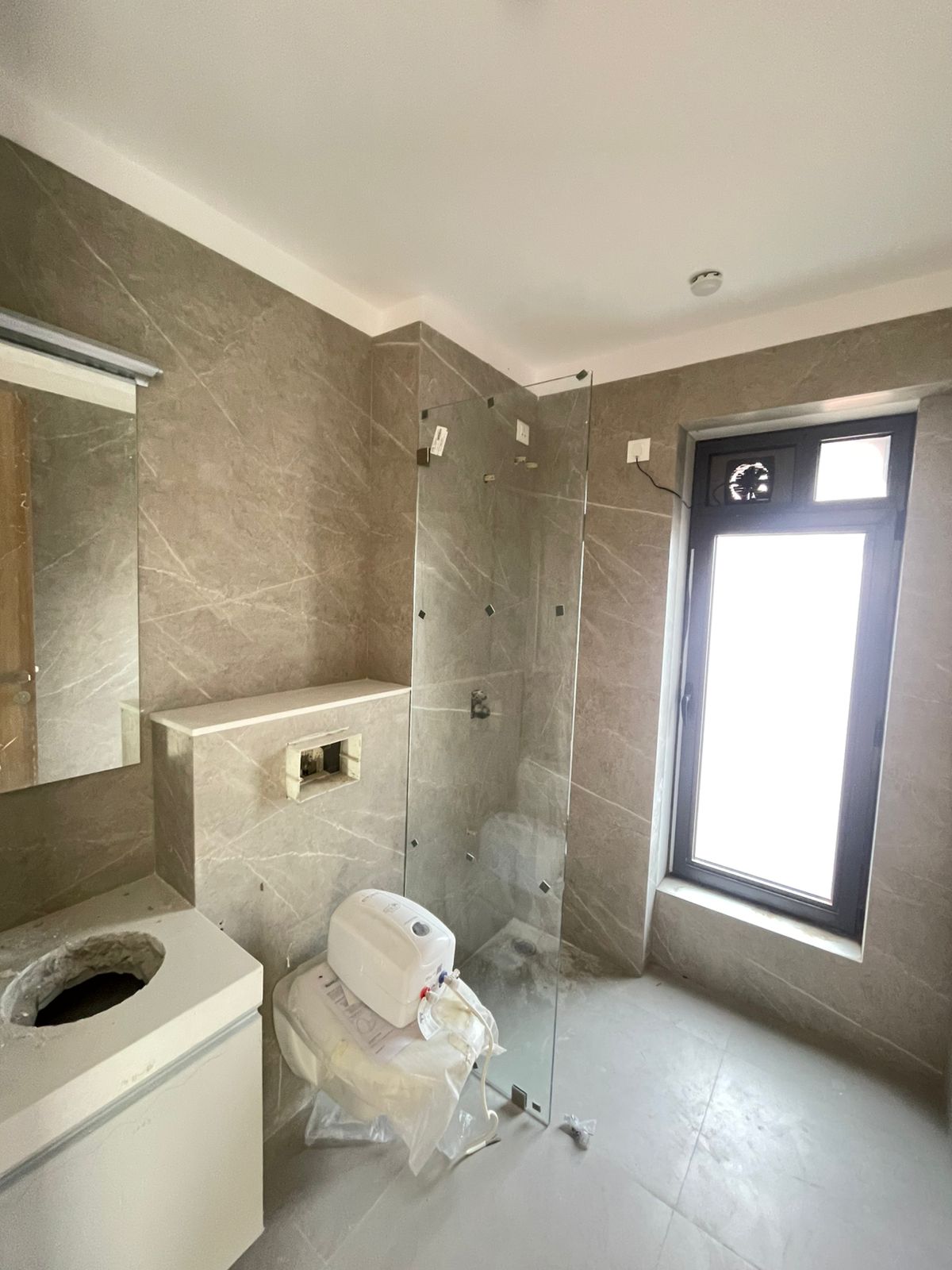 Bathroom, evergreen-apartment-bandra-west 3 Bedroom 1200 Sq.Ft. Apartment In Bandra West Mumbai 9765376