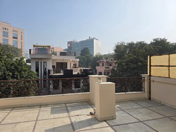 Terrace in 1 BHK Builder Floor at Sector 15 – for Rent
