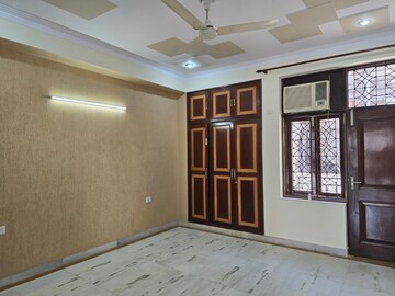 1 BHK Builder Floor For Rent in Sector 15