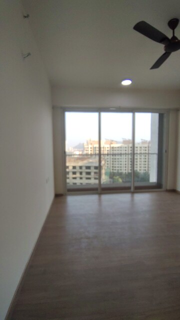 Room in 2 BHK Apartment at Indiabulls One Indiabulls, Pokhran Road No Two – for Rent