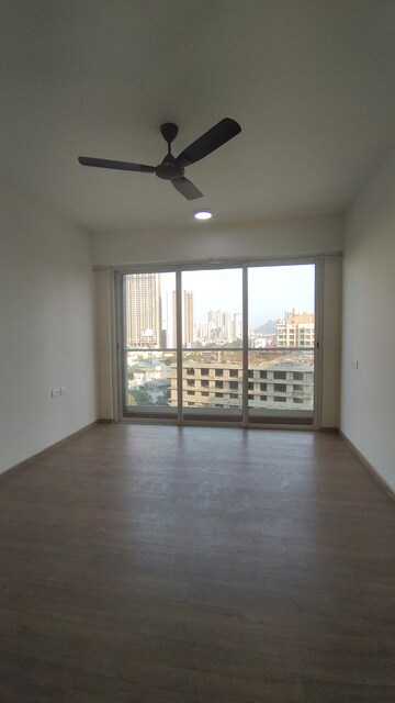 Room in 2 BHK Apartment at Indiabulls One Indiabulls, Pokhran Road No Two – for Rent