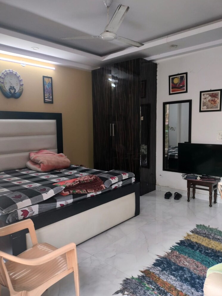 Bedroom, sector 30 2 Bedroom 1300 Sq.Ft. Builder Floor In Sector 30 Gurgaon 9765416