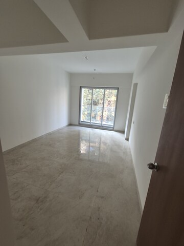 Room in 3 BHK Apartment at Pafilia Sunita Heights, Naupada – for Sale