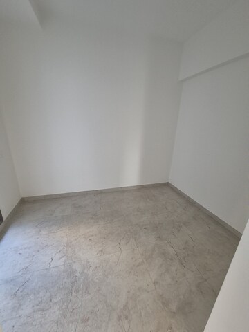 Room in 3 BHK Apartment at Pafilia Sunita Heights, Naupada – for Sale