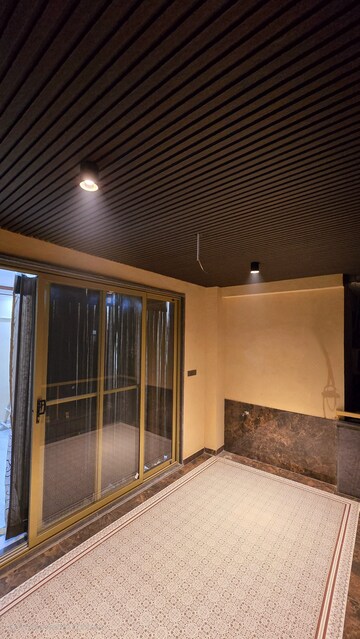 Bedroom in 3 BHK Builder Floor at Sector 40 – for Rent