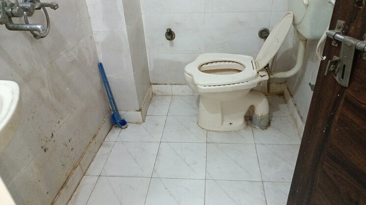 Attached Bathroom, vaishali sector 5 2 Bedroom 850 Sq.Ft. Builder Floor In Vaishali Sector 5 Ghaziabad 9765459