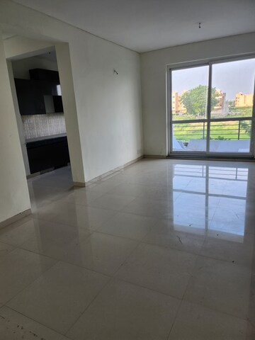 Bathroom in 5 BHK Independent House at Crown Plaza Mall, Sector 15a – for Rent