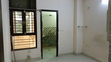 Room in 2 BHK Builder Floor at Vaishali Sector 5 – for Rent