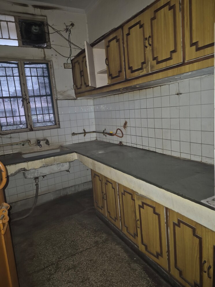 undefined, mayur vihar 3.5 Bedroom 1250 Sq.Ft. Apartment In Mayur Vihar Delhi 9765477