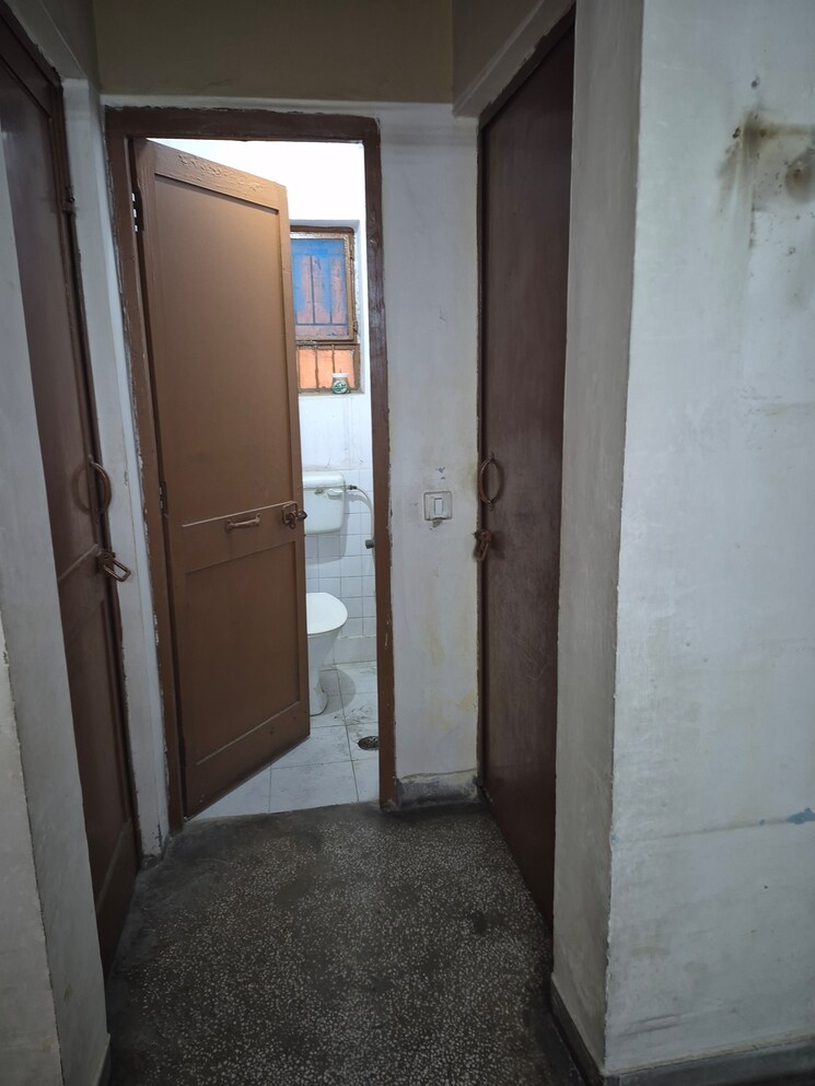 undefined, mayur vihar 3.5 Bedroom 1250 Sq.Ft. Apartment In Mayur Vihar Delhi 9765477