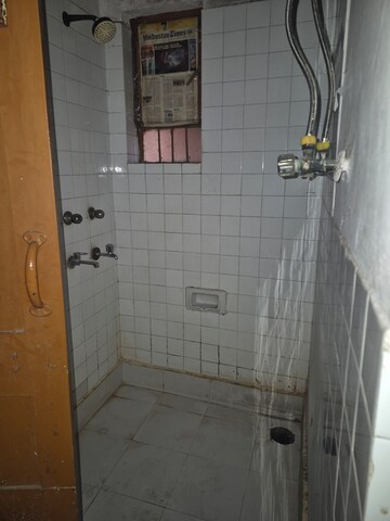 Bathroom in 3.5 BHK Apartment at Mayur Vihar – for Rent
