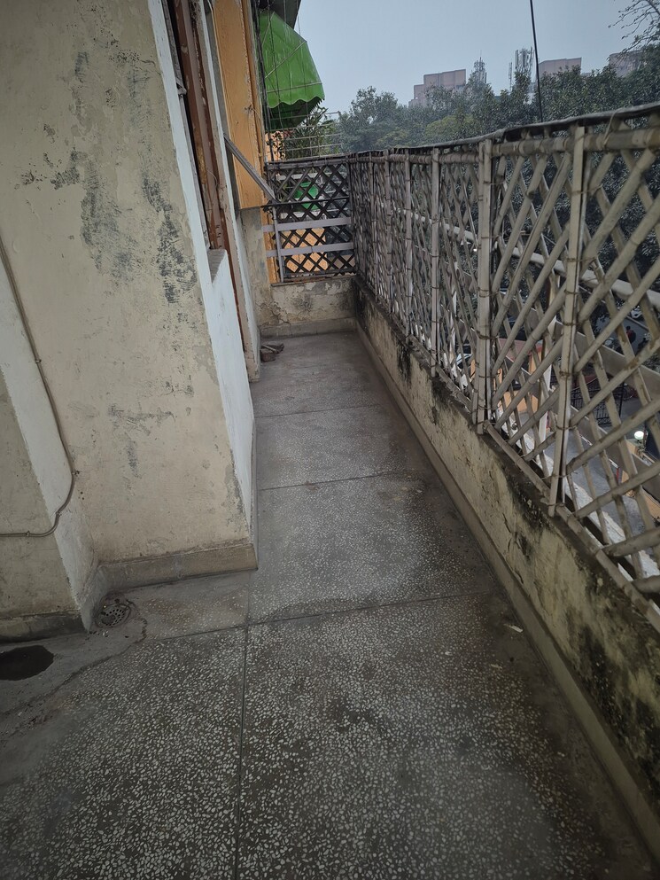 Balcony, mayur vihar 3.5 Bedroom 1250 Sq.Ft. Apartment In Mayur Vihar Delhi 9765477