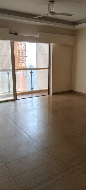 Room in 3 BHK Apartment at HDIL Metropolis Residences, Andheri West – for Rent