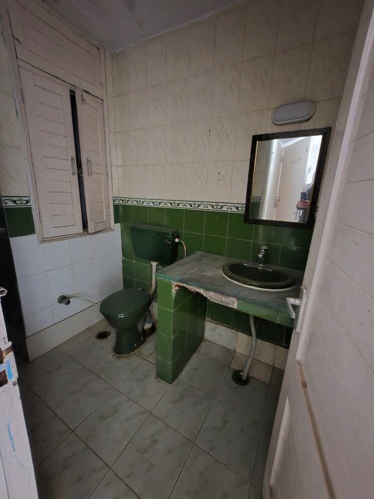 Kitchen, mayur vihar 3.5 Bedroom 1350 Sq.Ft. Apartment In Mayur Vihar Delhi 9765508