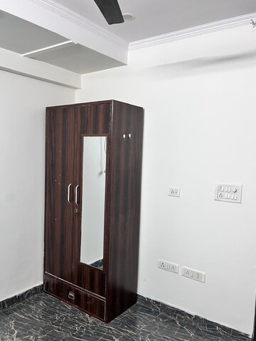 Room in 1 BHK Builder Floor at Vaishali Sector 2 – for Rent