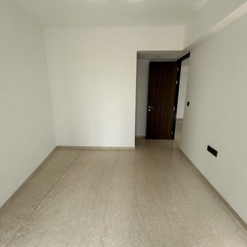 Room in 3 BHK Apartment at Lodha World Crest, Empire Mill – for Rent