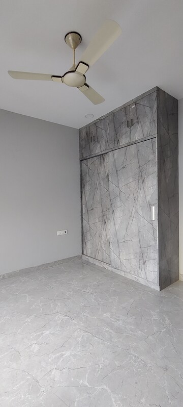 Room in 2 BHK Apartment at Kathgodam – for Rent