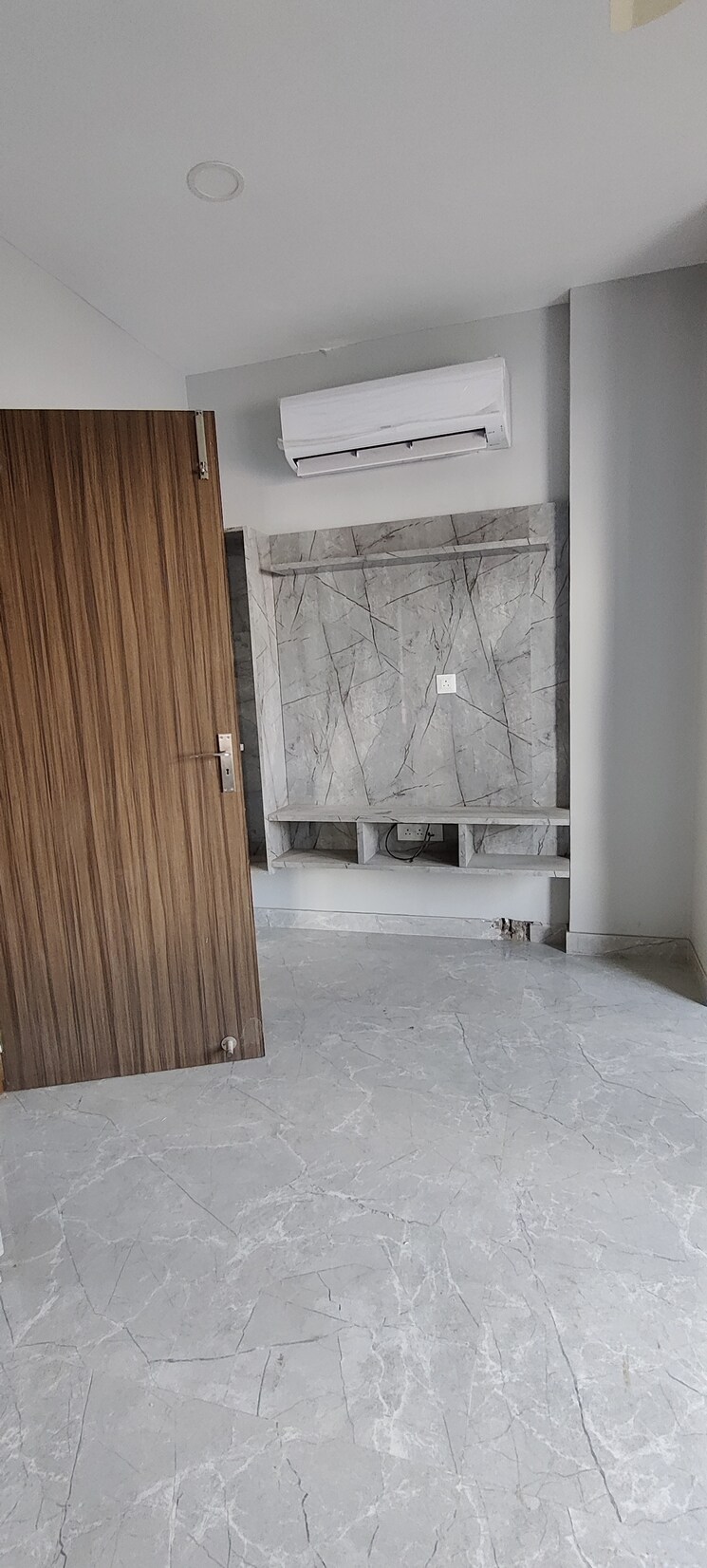 Room, kathgodam 2 Bedroom 1200 Sq.Ft. Apartment In Kathgodam Haldwani 9765558