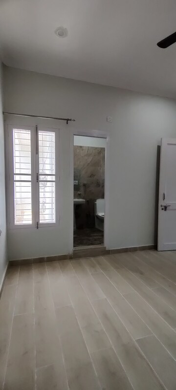 Room in 3 BHK Apartment at Kathgodam – for Rent