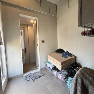 Living Room in 4 BHK Apartment at Prabhadevi CHS, Century Bazar – for Rent