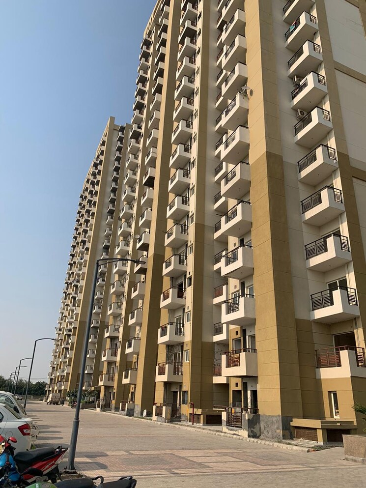 Exterior View, nimbus-express-park-view-ii 3 Bedroom 1400 Sq.Ft. Apartment In Chi V Greater Noida Greater Noida 9765617
