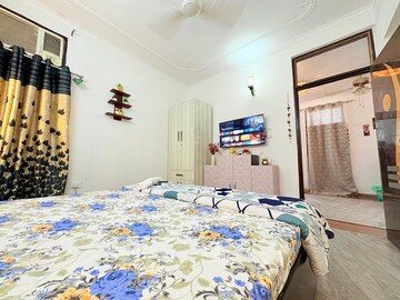 1 BHK Builder Floor For Rent in Saket