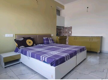 Bedroom in 1 RK Independent House at Xu Iii Greater Noida – for Rent