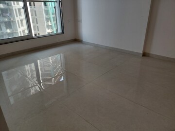 Room in 3.5 BHK Apartment at Je and Vee Madhuban, Malad East – for Sale