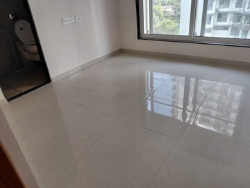 Room in 3.5 BHK Apartment at Je and Vee Madhuban, Malad East – for Sale