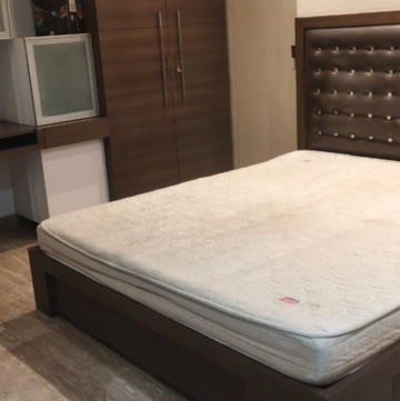 Bedroom in 3 BHK Apartment at Anand Ashram, Khar West – for Rent