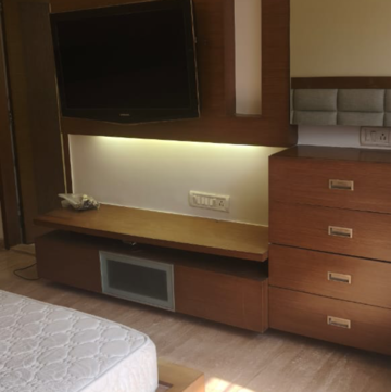 Furnished Amenities in 3 BHK Apartment at Anand Ashram, Khar West – for Rent