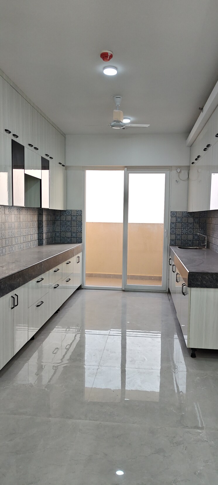 Kitchen, tulip-yellow 3 Bedroom 1704 Sq.Ft. Apartment In Sector 69 Gurgaon 9765712