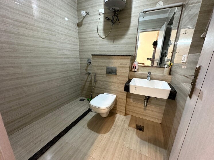 Bathroom, bptp-astaire-gardens 3.5 Bedroom 2800 Sq.Ft. Apartment In Sector 70a Gurgaon 9765758