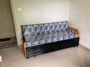 Bedroom in 2 BHK Apartment at Manjari – for Rent