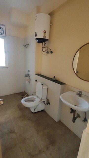 Bathroom in 3.5 BHK Apartment at Jaypee Klassic Shaurya, Sector 134 – for Rent