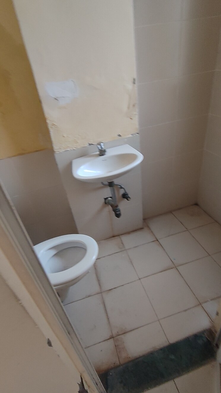 Bathroom, jaypee-klassic-shaurya 3.5 Bedroom 1640 Sq.Ft. Apartment In Sector 134 Noida 9765831