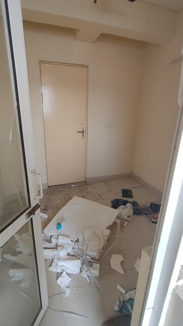 Bathroom in 3.5 BHK Apartment at Jaypee Klassic Shaurya, Sector 134 – for Rent